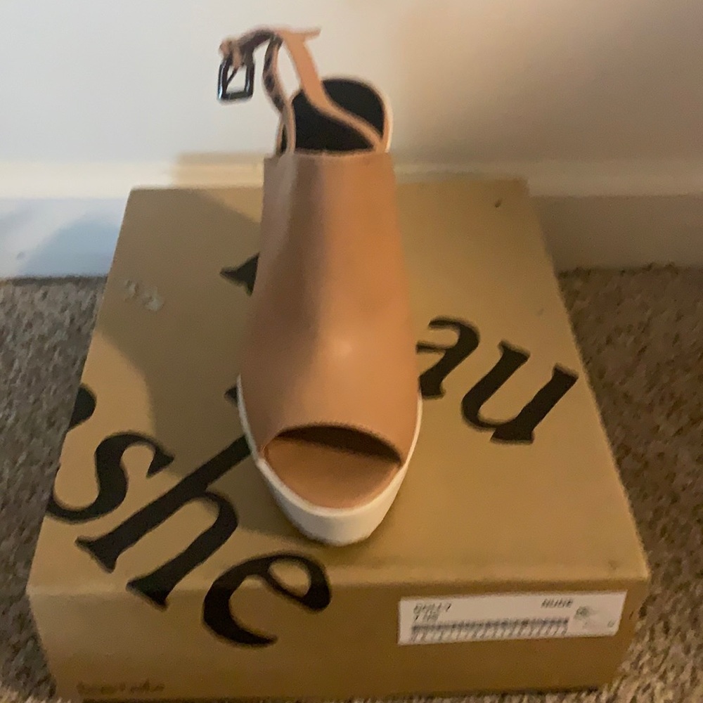 Heeled sandal